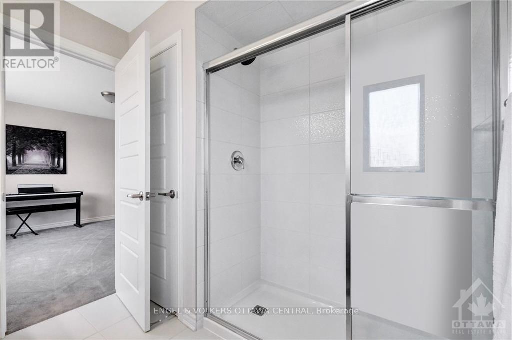 3 Bed, 3 Bath House for Rent in Ottawa – 526 COPE DRIVE, Ottawa – MLS# X13616748 - Image 21