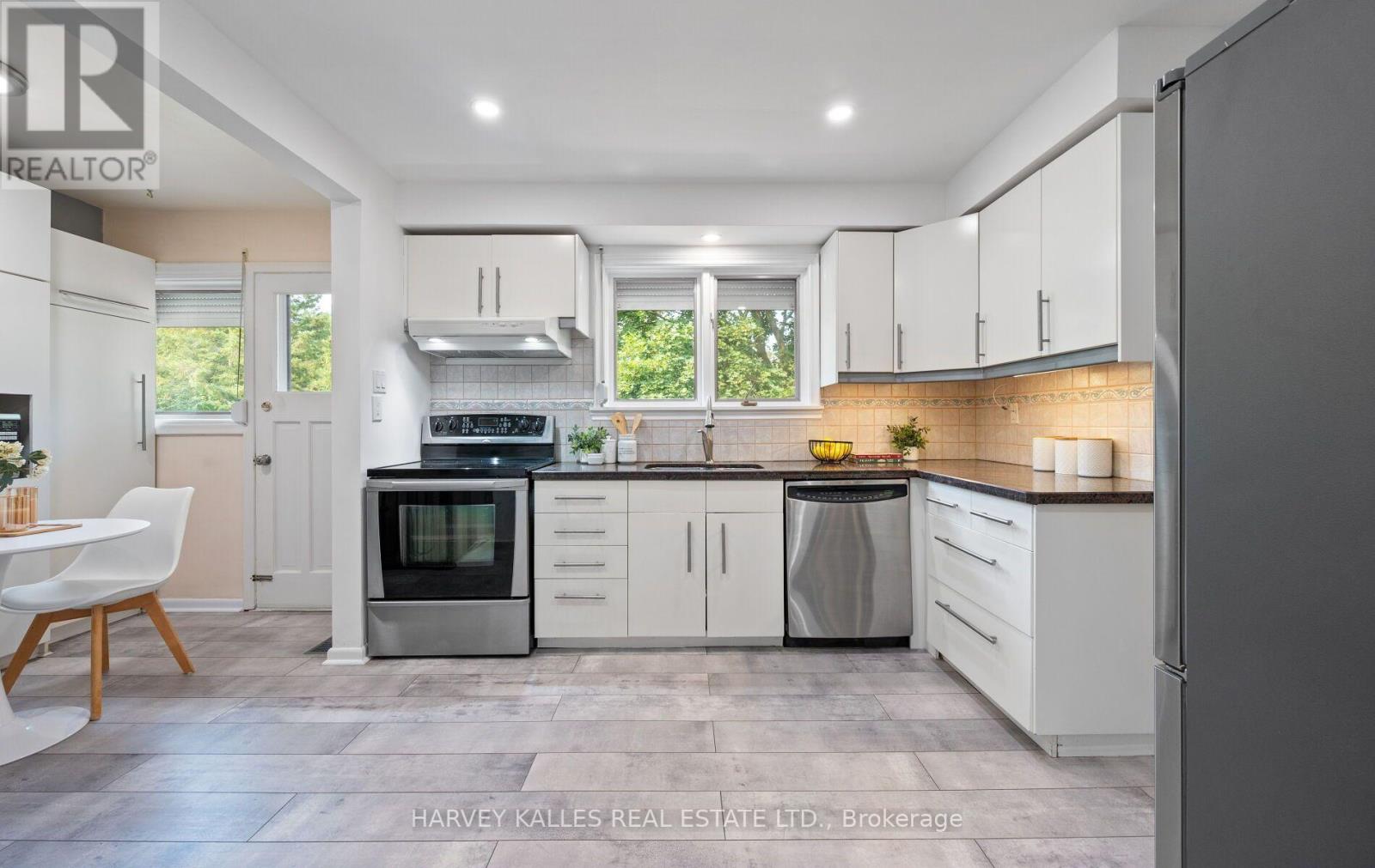 20 WILLOWGATE DRIVE - 17