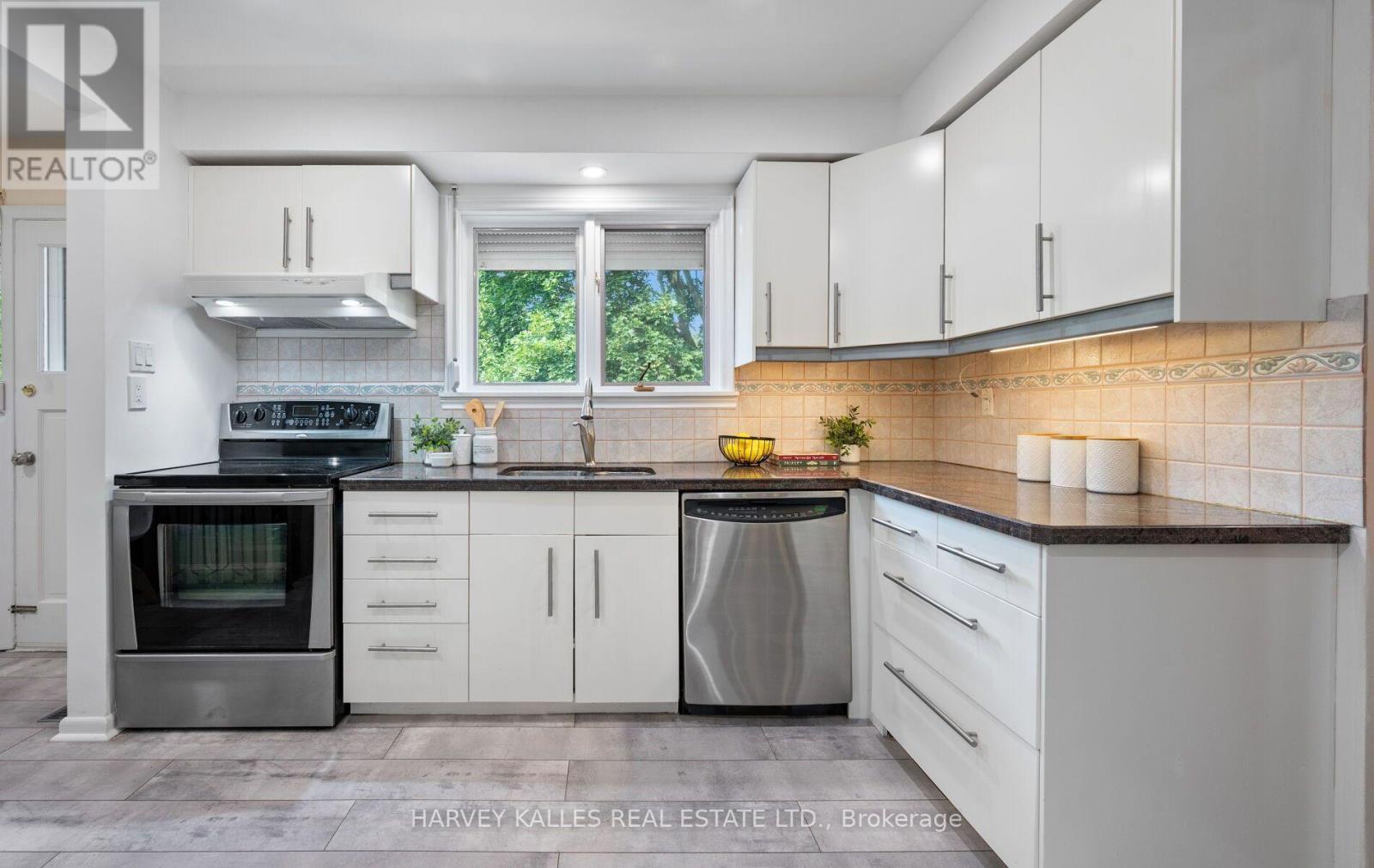 20 WILLOWGATE DRIVE - 18