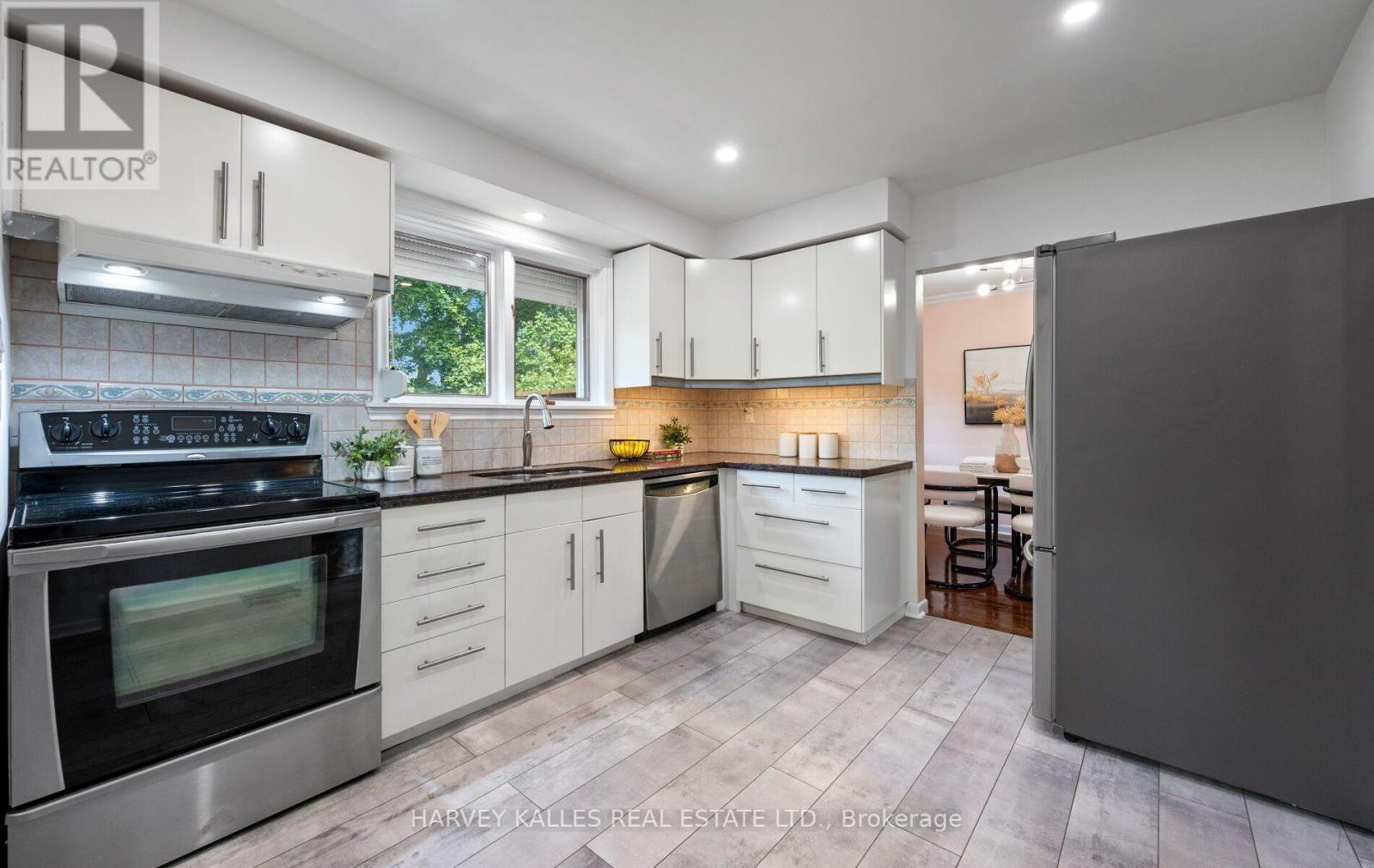20 WILLOWGATE DRIVE - 19