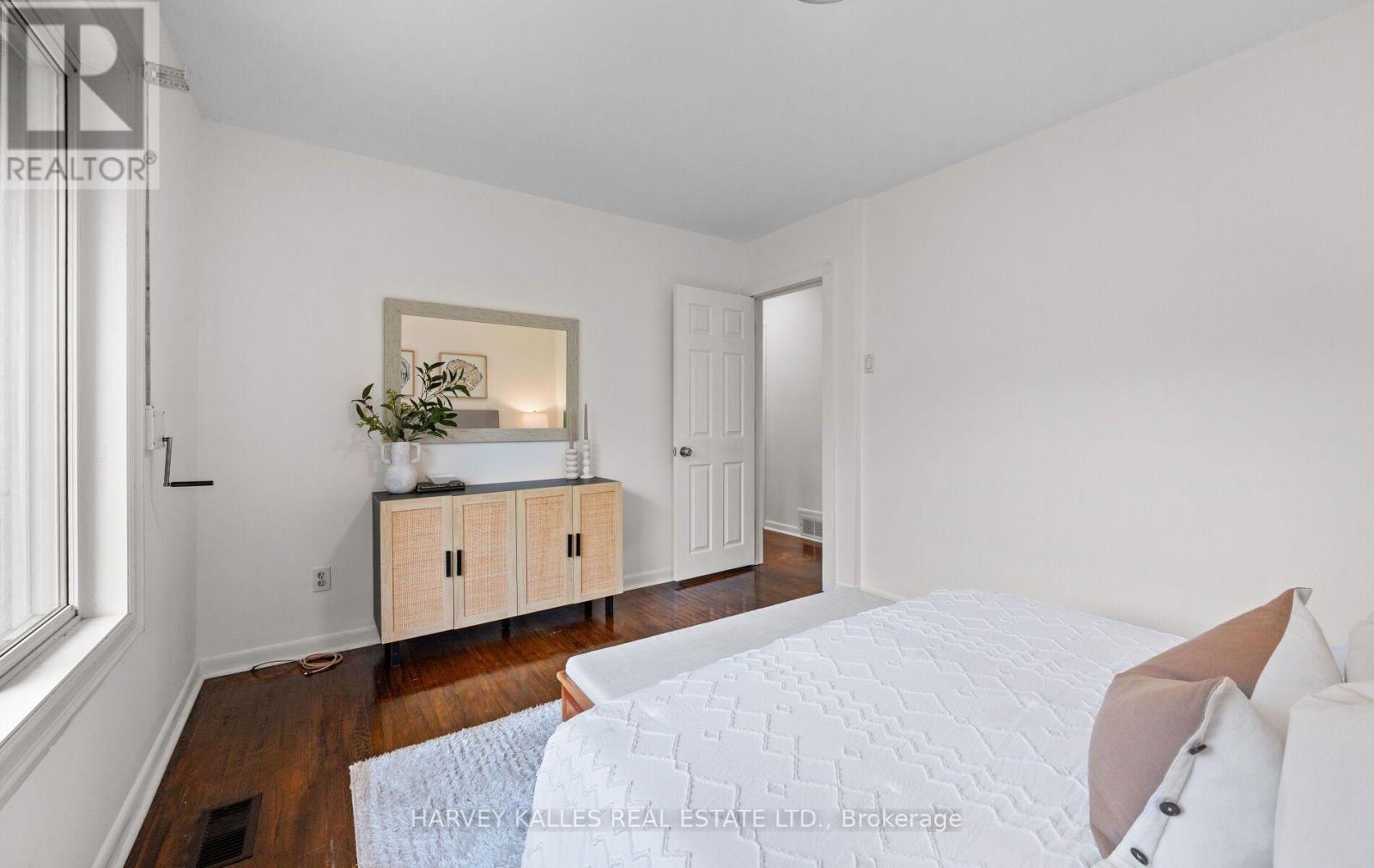 20 WILLOWGATE DRIVE - 24