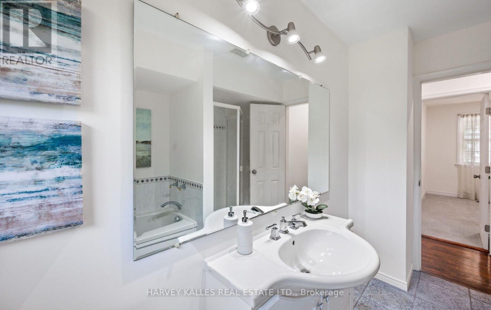 20 WILLOWGATE DRIVE - 26