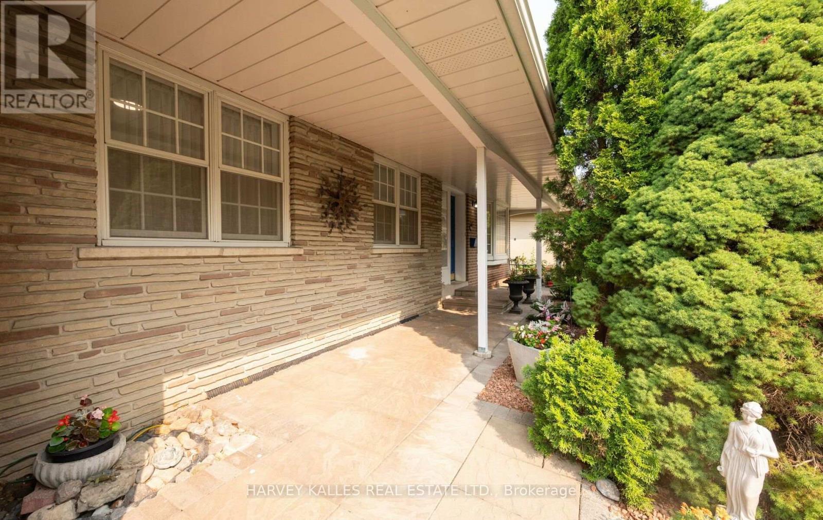 20 WILLOWGATE DRIVE - 3