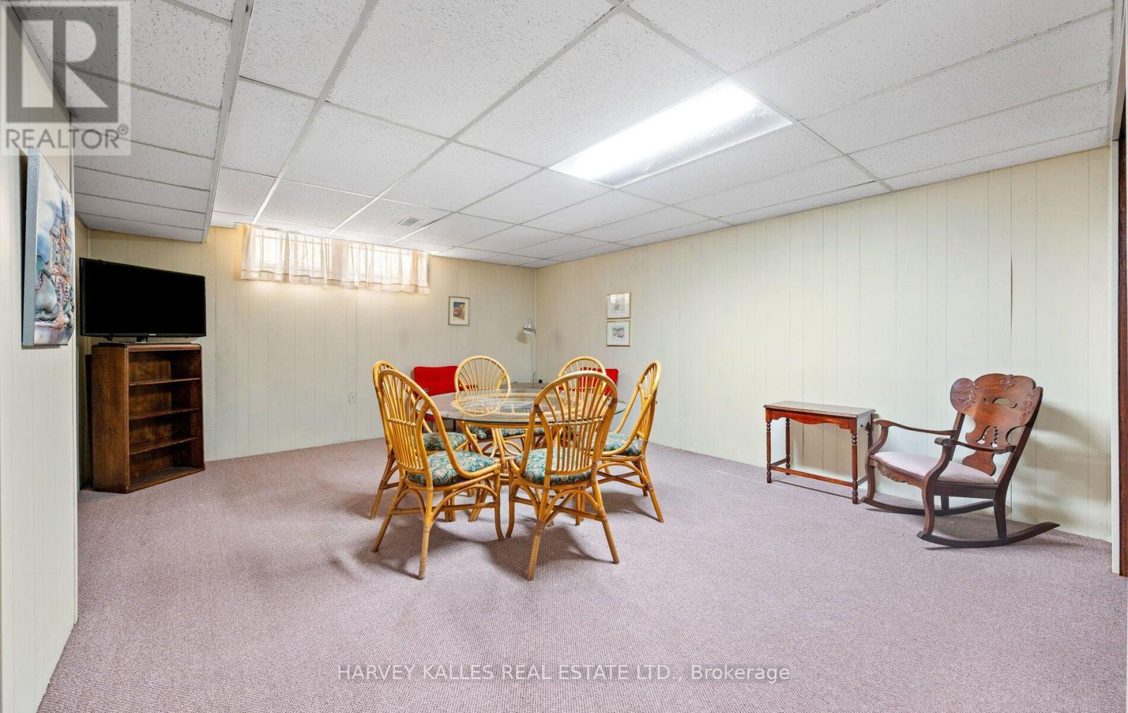 20 WILLOWGATE DRIVE - 33