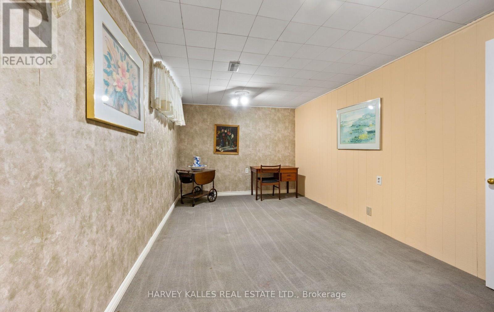 20 WILLOWGATE DRIVE - 35
