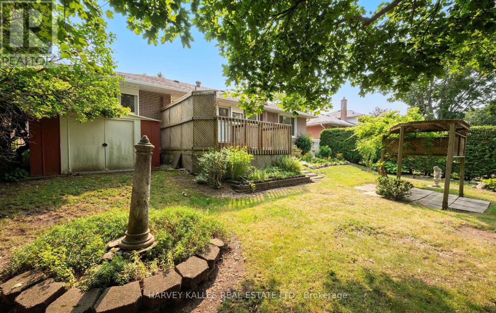 20 WILLOWGATE DRIVE - 46