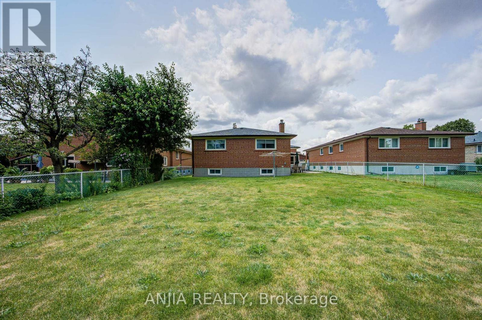 5 BRANTFORD DRIVE - 46