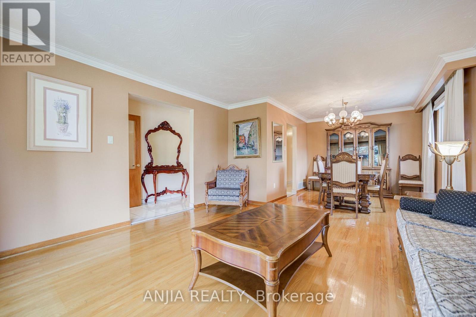 5 BRANTFORD DRIVE - 11