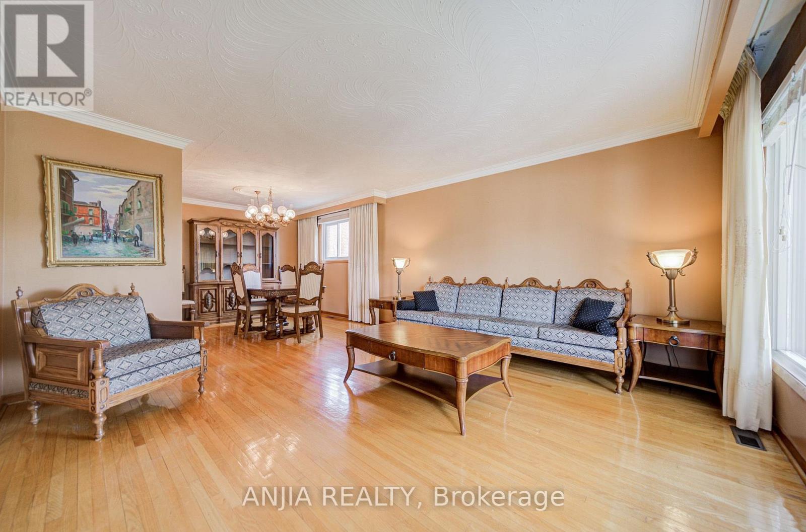 5 BRANTFORD DRIVE - 13