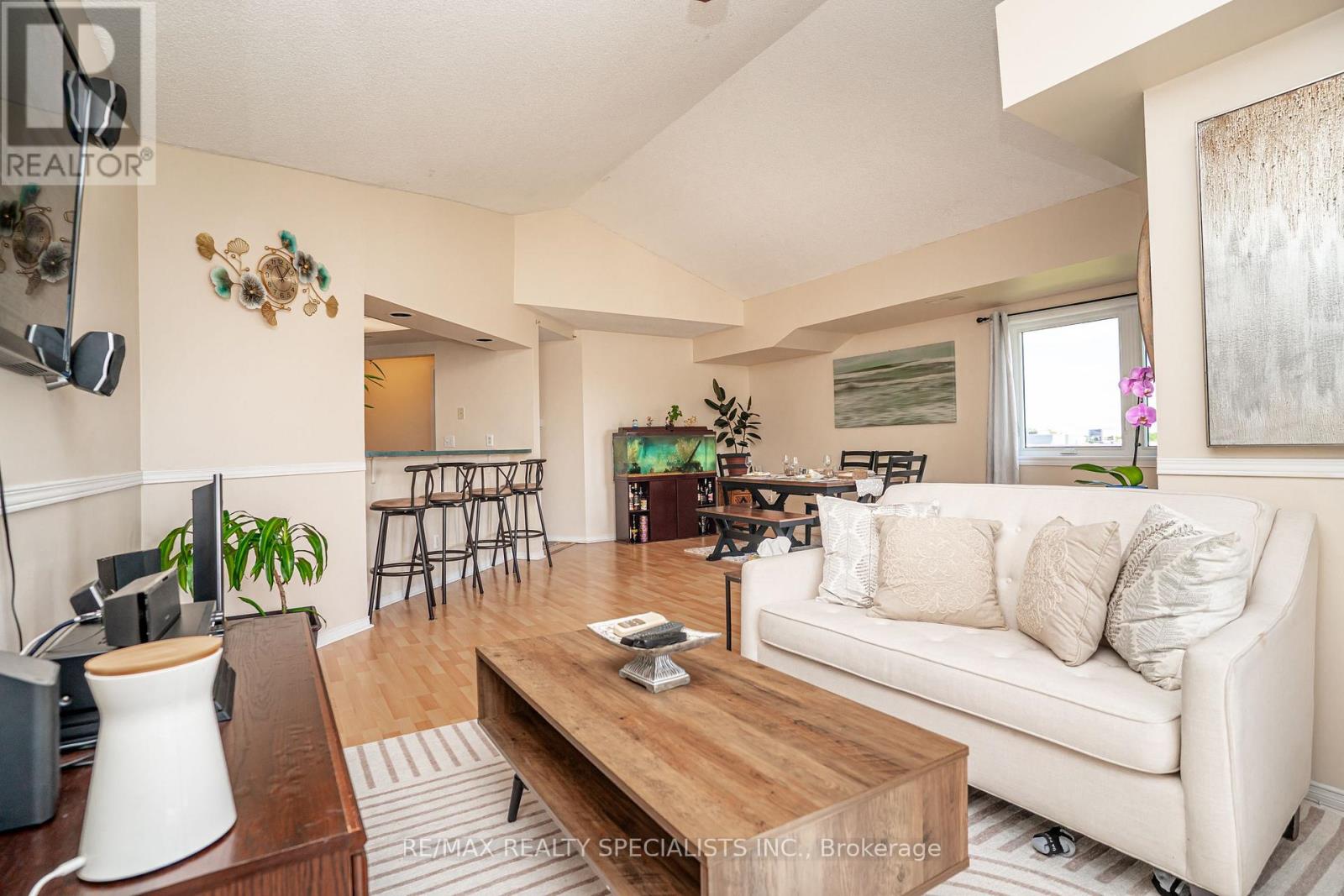 #159 85 BRISTOL ROAD - 11