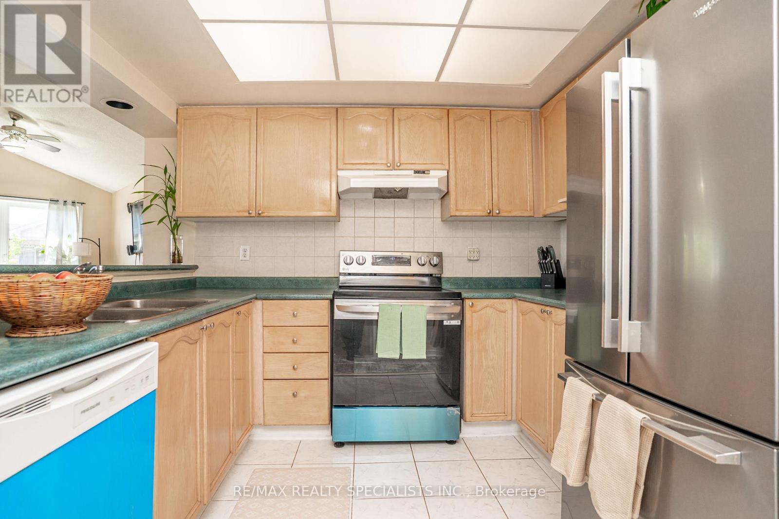 #159 85 BRISTOL ROAD - 16