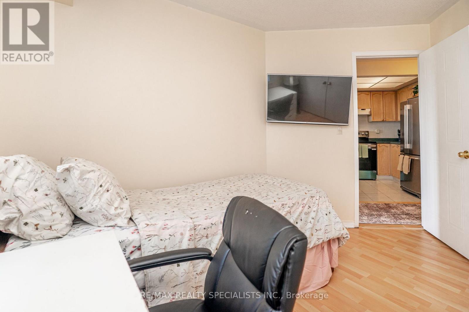 #159 85 BRISTOL ROAD - 20