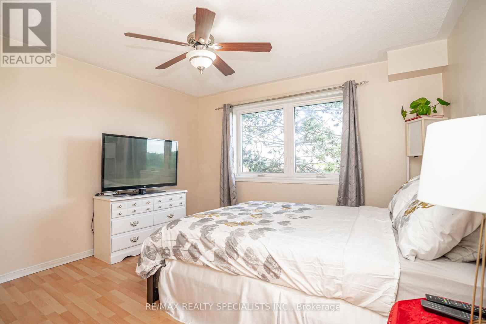 #159 85 BRISTOL ROAD - 22