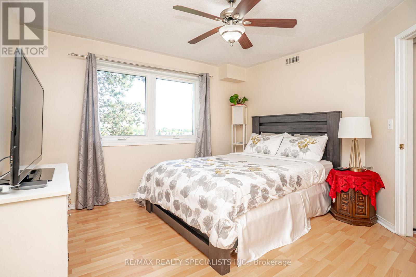 #159 85 BRISTOL ROAD - 23