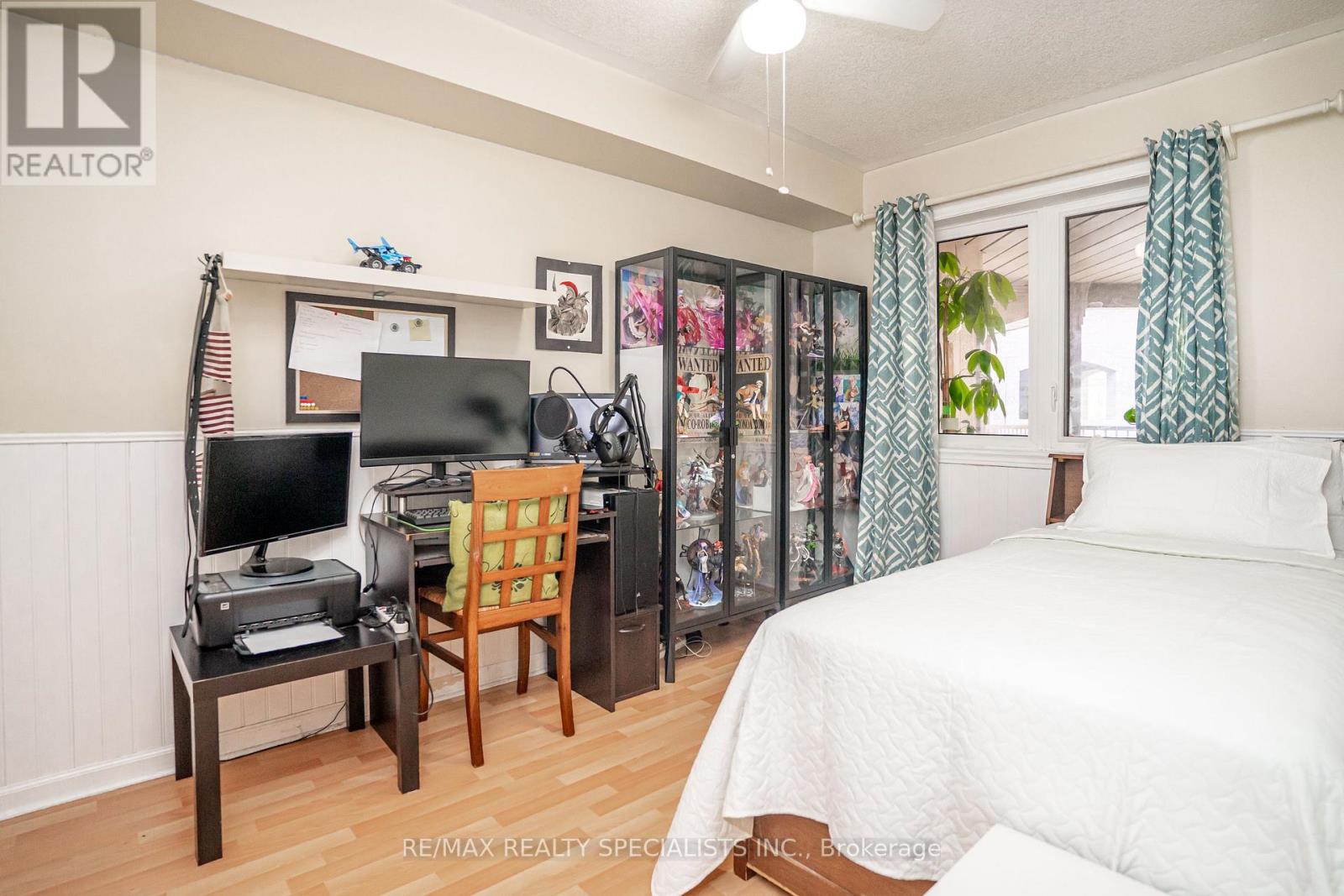 #159 85 BRISTOL ROAD - 29