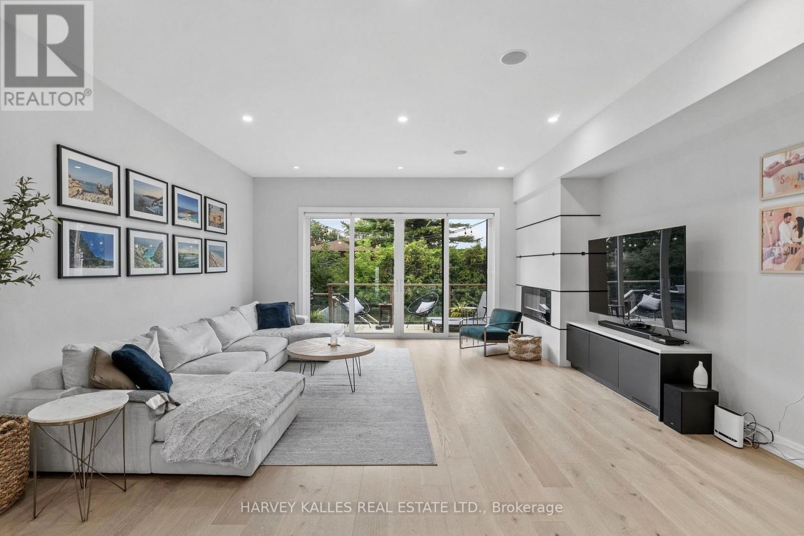 32 ALBRIGHT AVENUE - 11