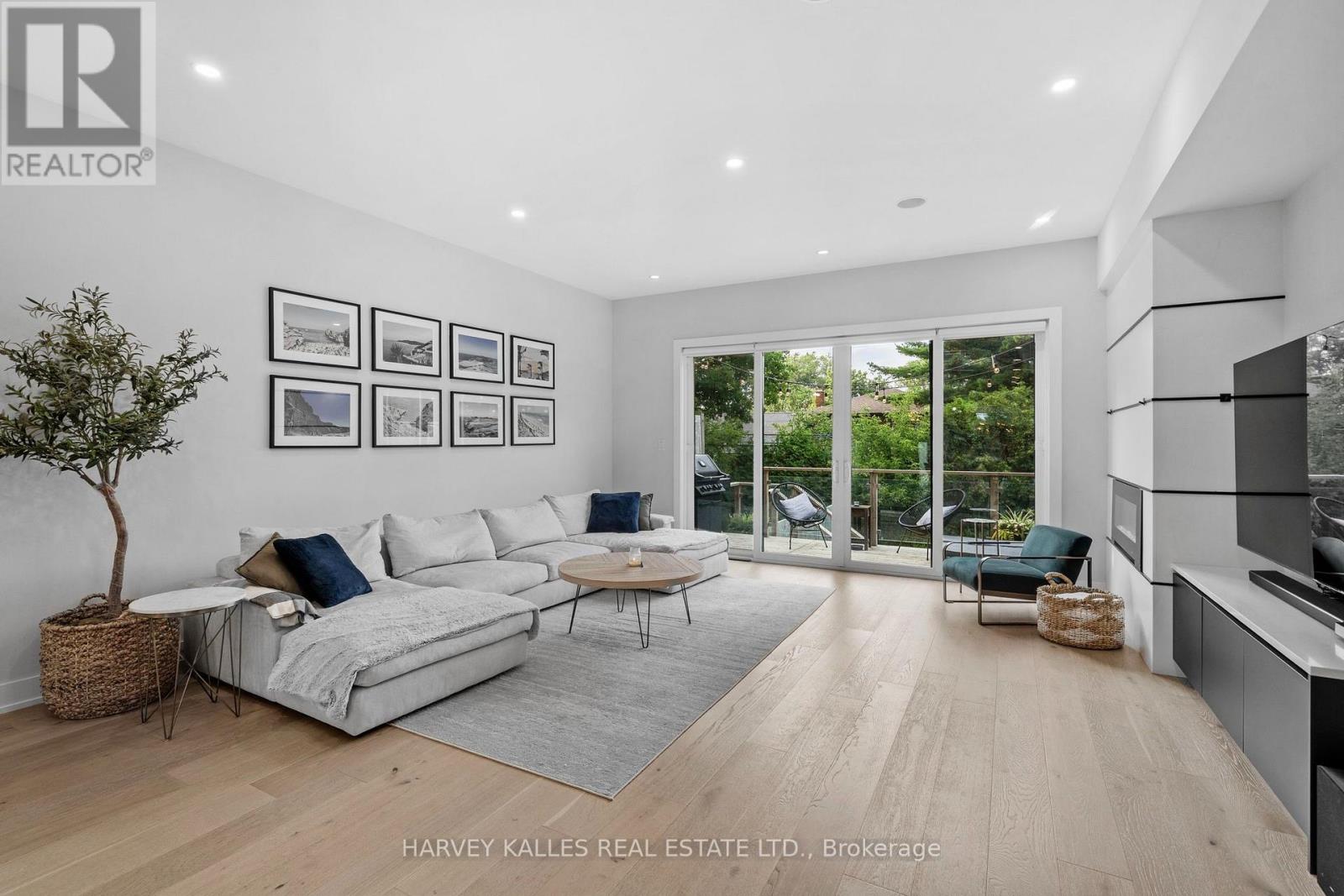 32 ALBRIGHT AVENUE - 12