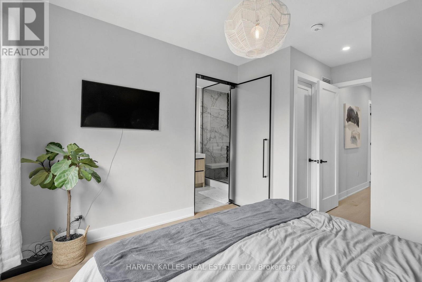 32 ALBRIGHT AVENUE - 18