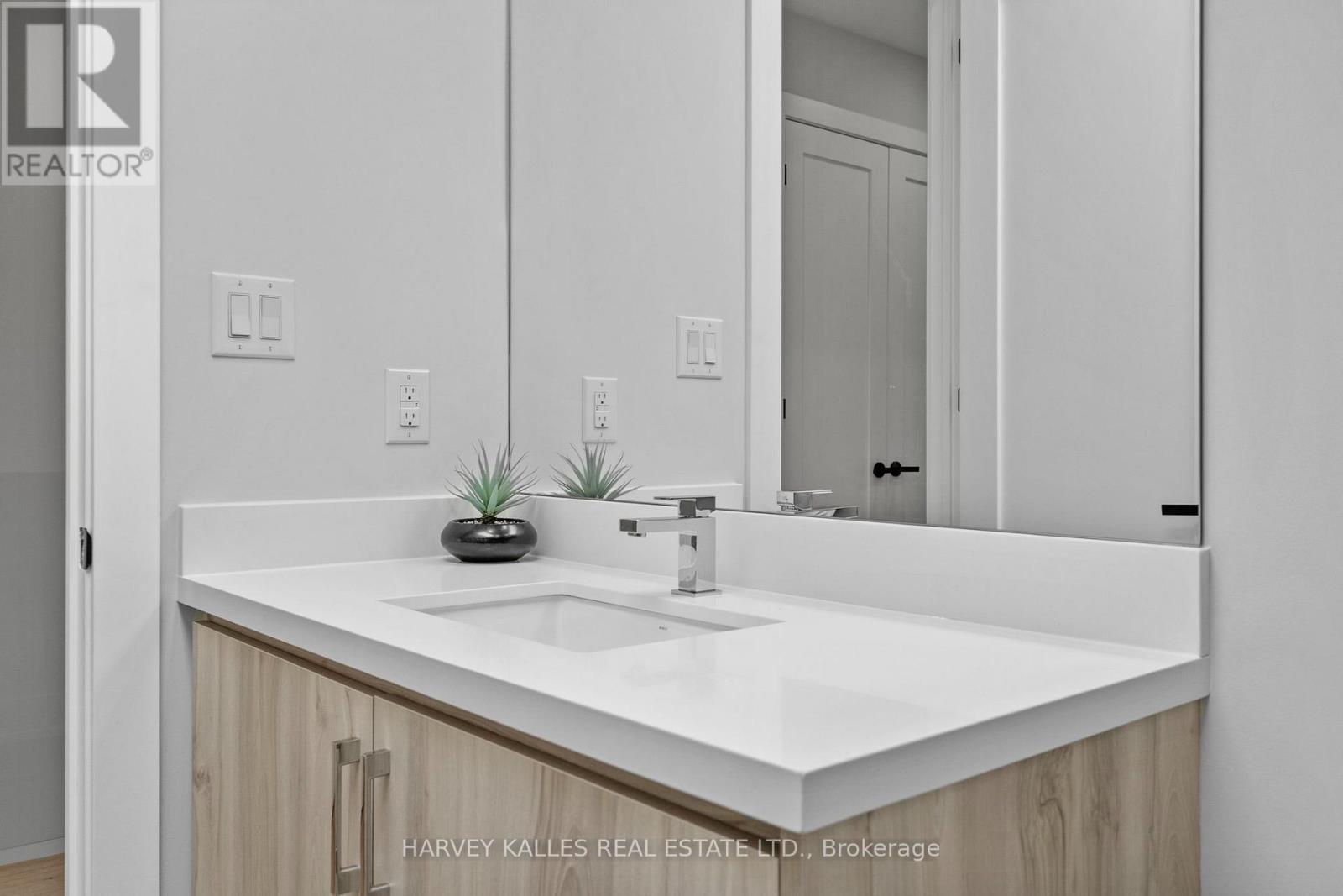 32 ALBRIGHT AVENUE - 26