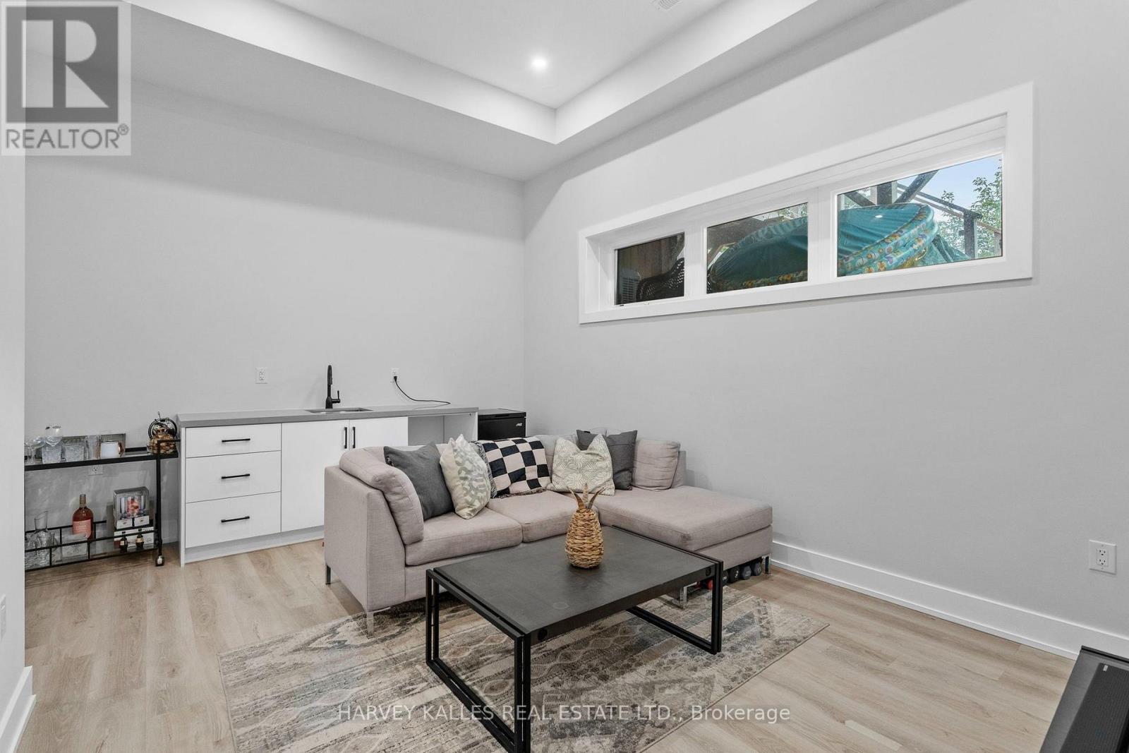 32 ALBRIGHT AVENUE - 39