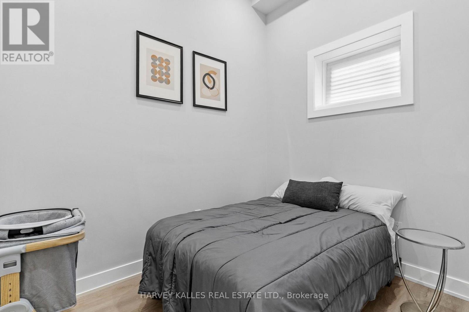 32 ALBRIGHT AVENUE - 40