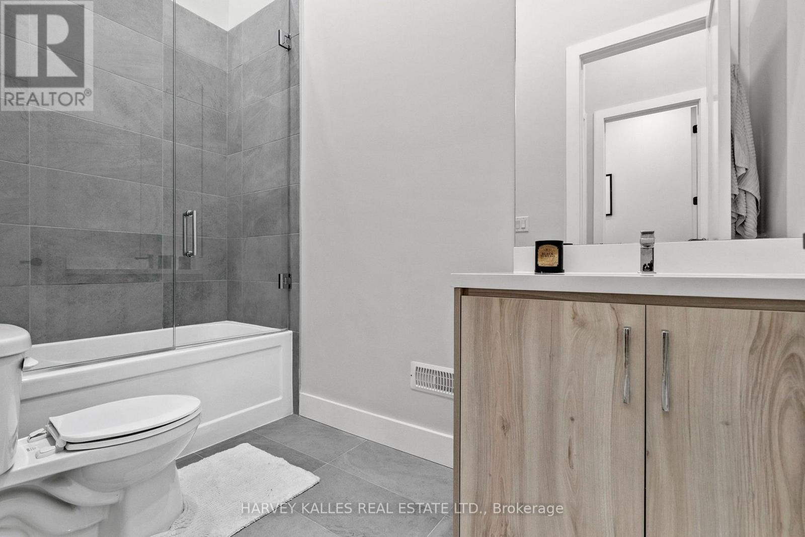 32 ALBRIGHT AVENUE - 42