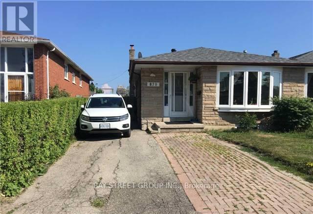 Photo of 870 Consort Crescent