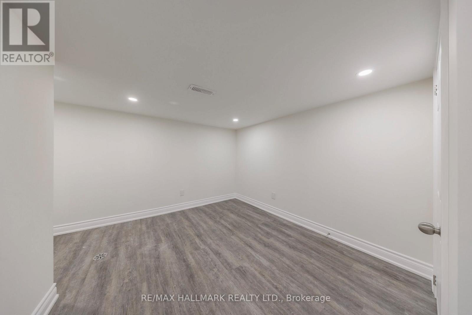 185 LAUGHTON AVENUE - 35