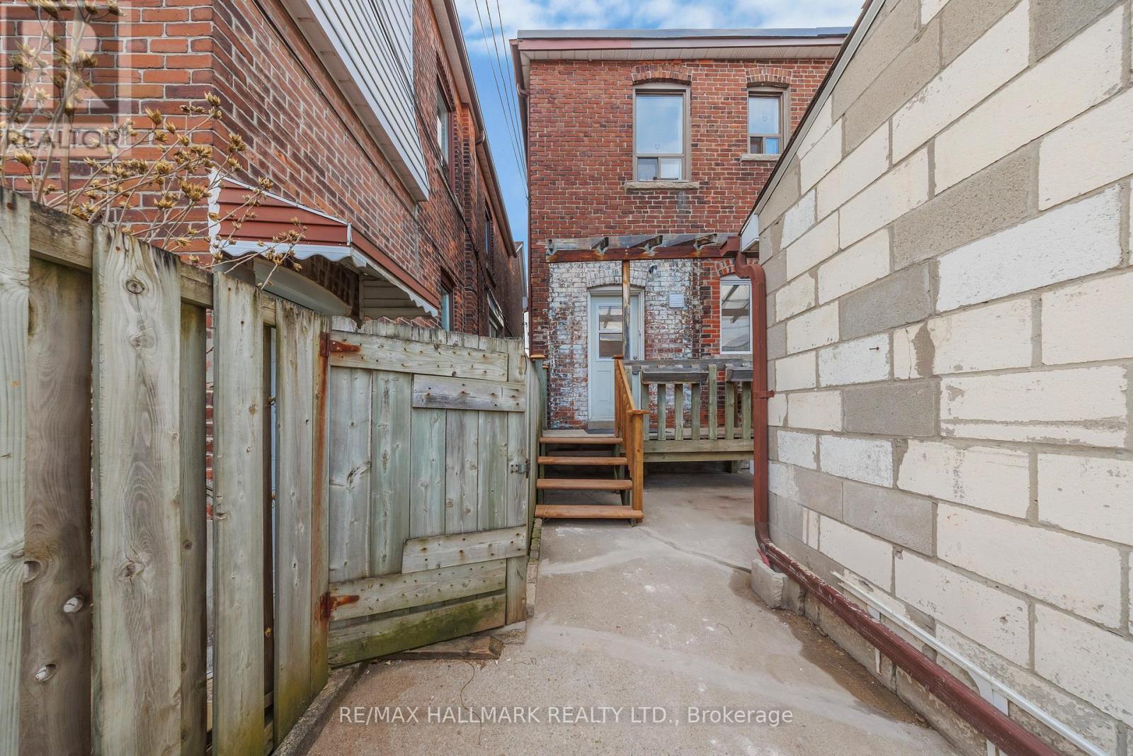 185 LAUGHTON AVENUE - Image 38