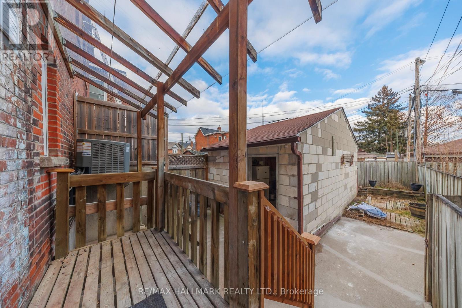 185 LAUGHTON AVENUE - 39
