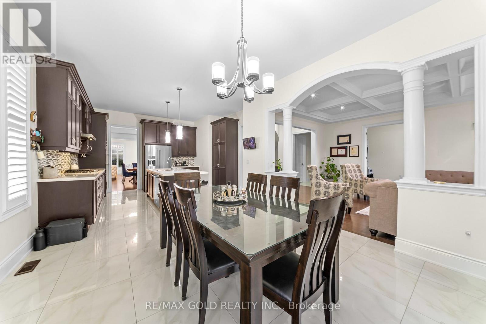 26 SPAIN CRESCENT - 11