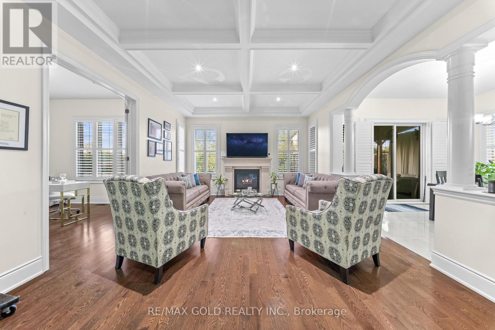 26 SPAIN CRESCENT - 12