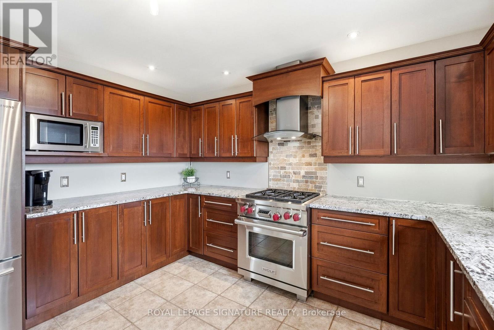 114 LAKEHURST STREET - 10