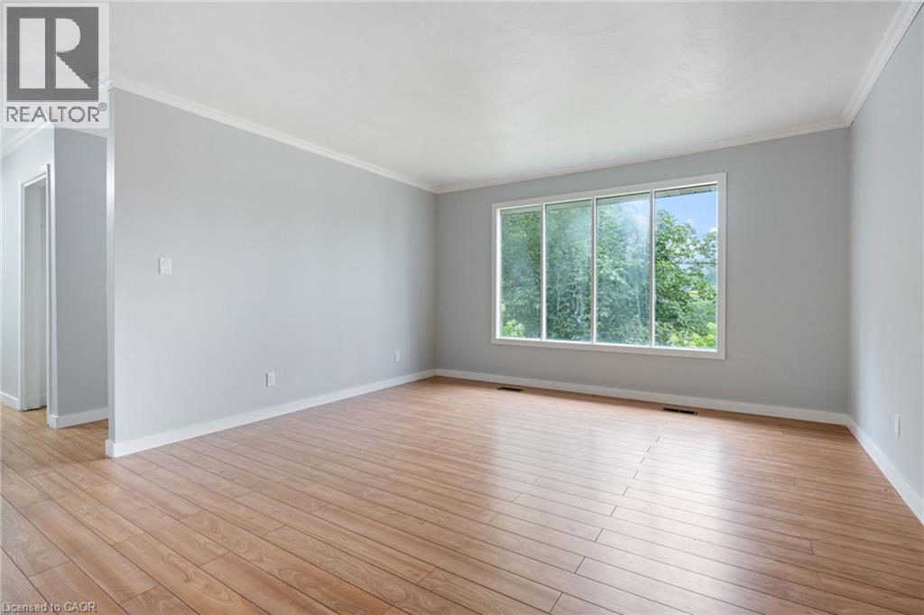 11 GLENDA Street - 2