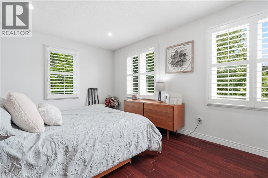 1154 WINDRUSH Drive - 33