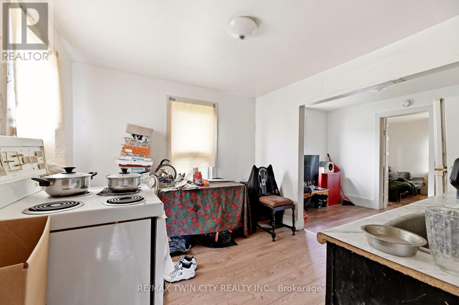 13 USHER STREET - Image 20