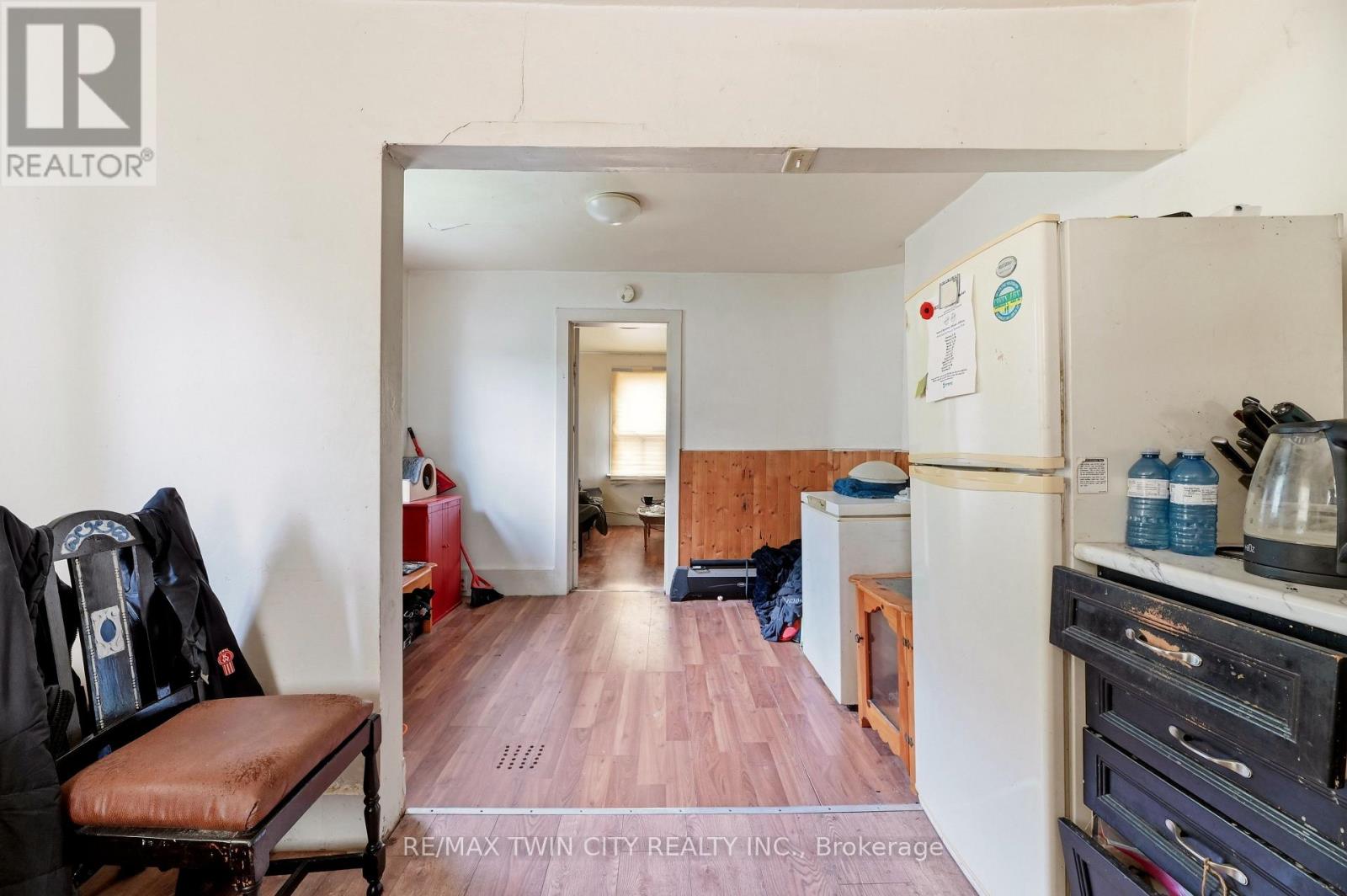 13 USHER STREET - Image 21
