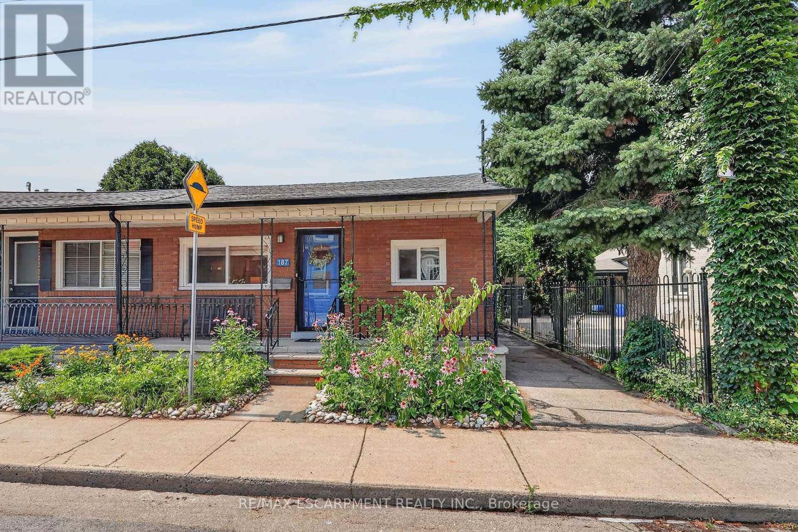 187 RAY STREET N - 1