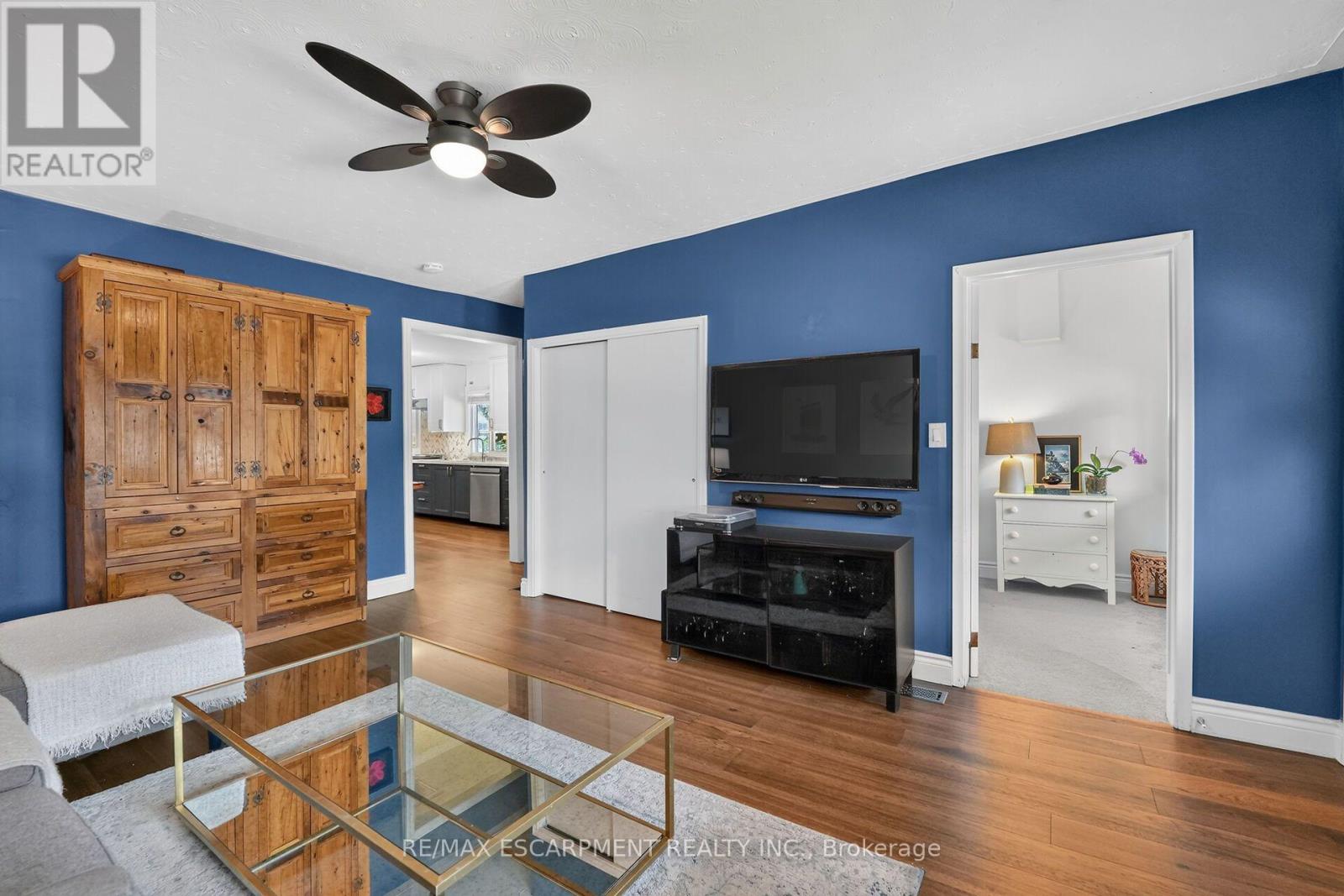 187 RAY STREET N - 10