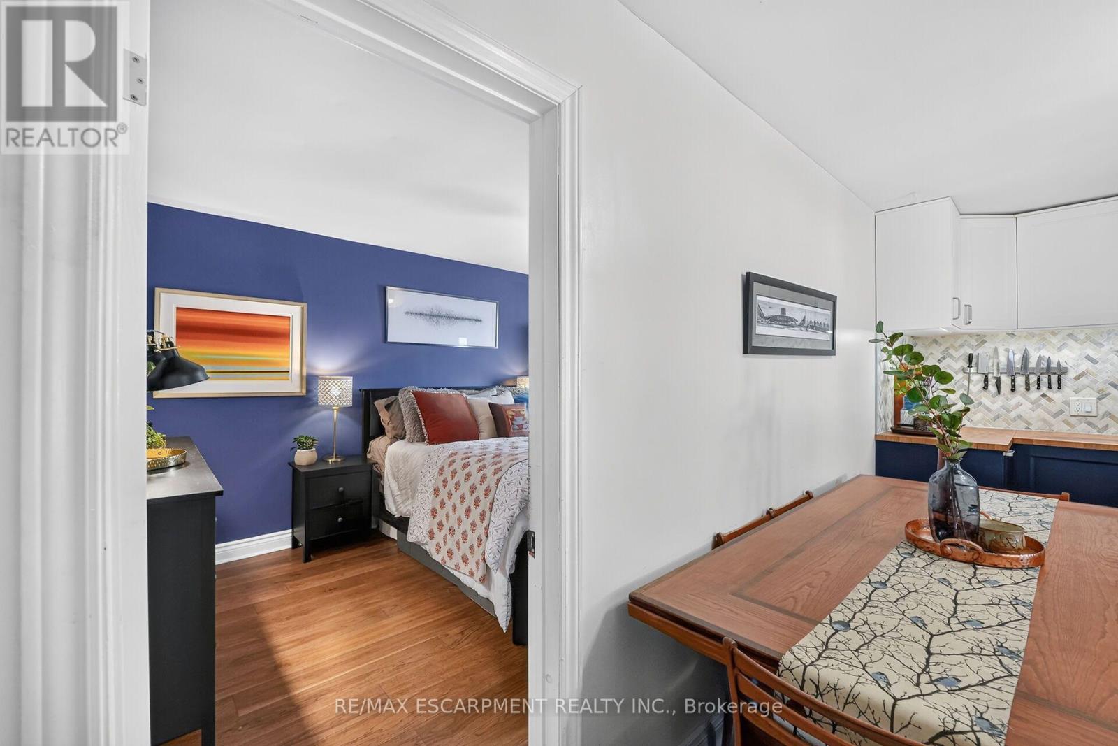 187 RAY STREET N - 16
