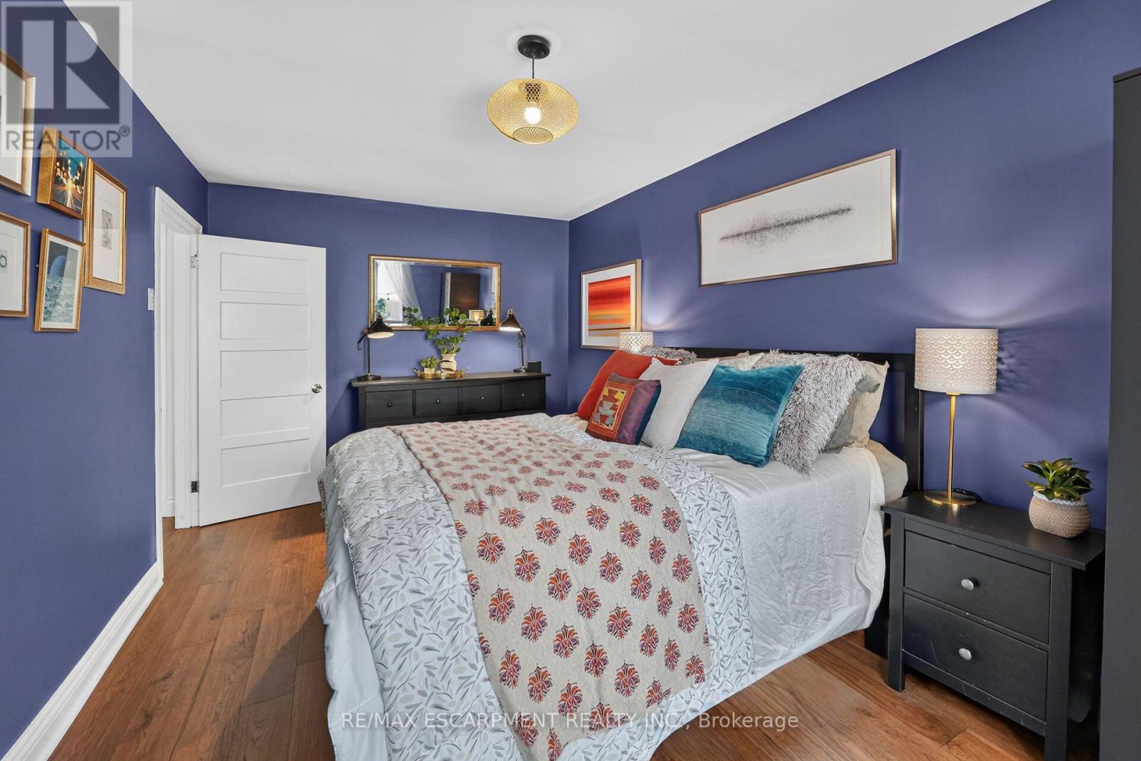 187 RAY STREET N - 19