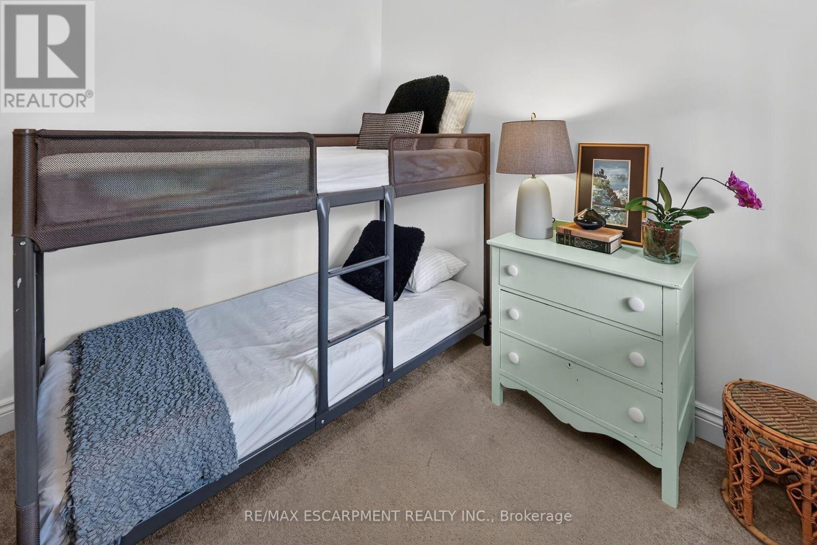 187 RAY STREET N - 21
