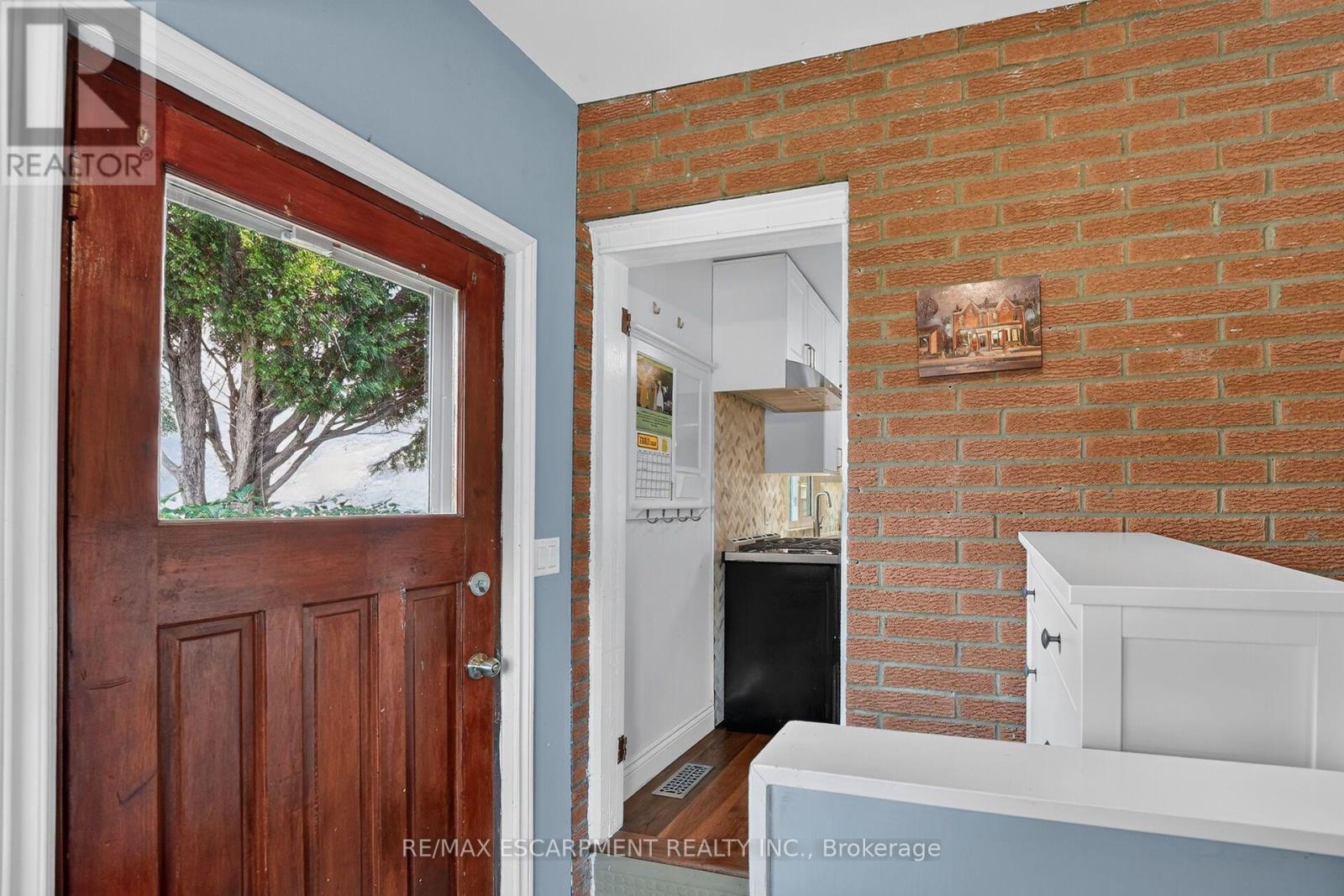 187 RAY STREET N - 25