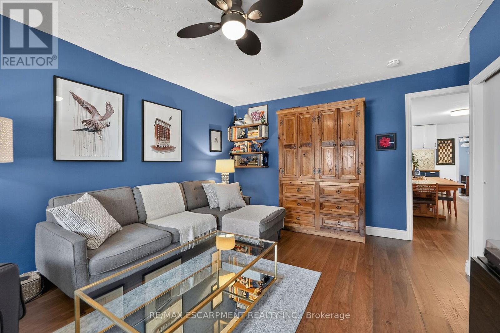 187 RAY STREET N - 9