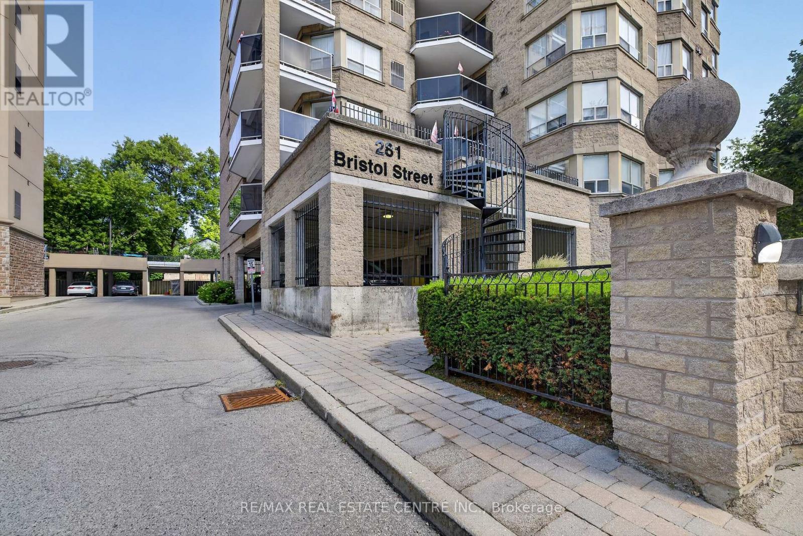 #602 281 BRISTOL STREET - 34