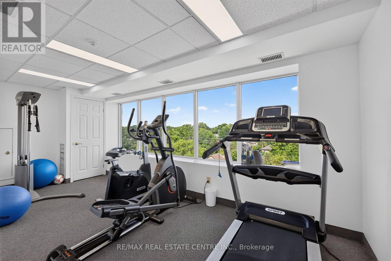 #602 281 BRISTOL STREET - 48