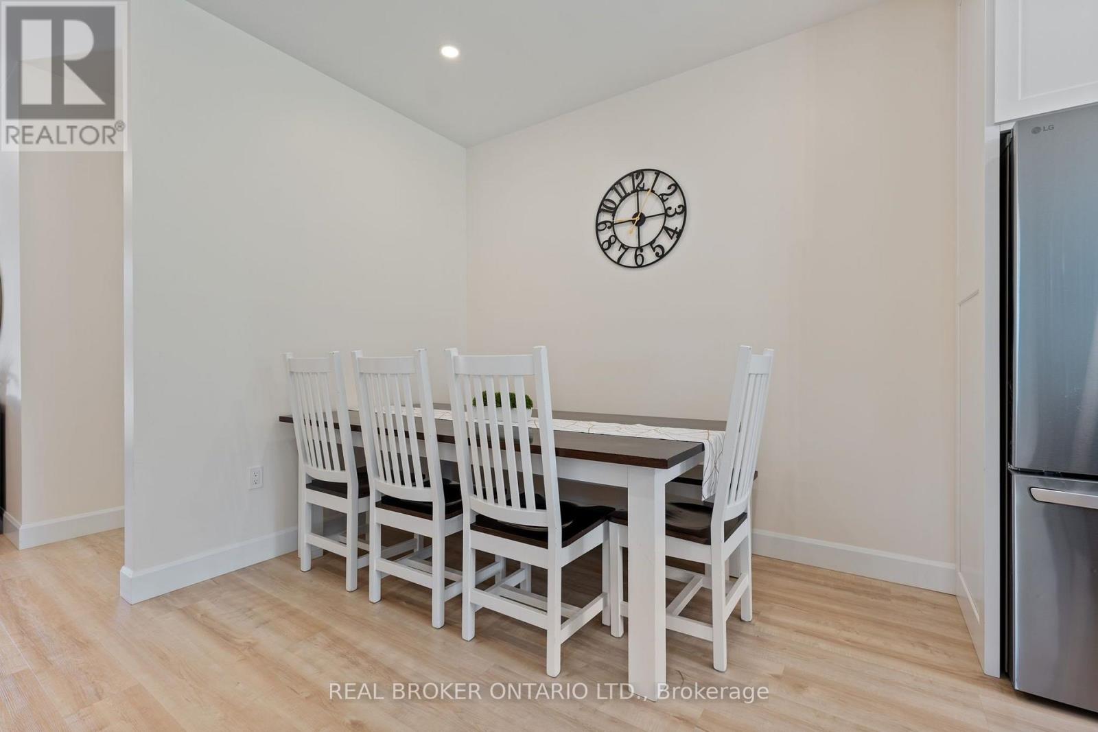 1463 NORFOLK COUNTY ROAD 21 - 4