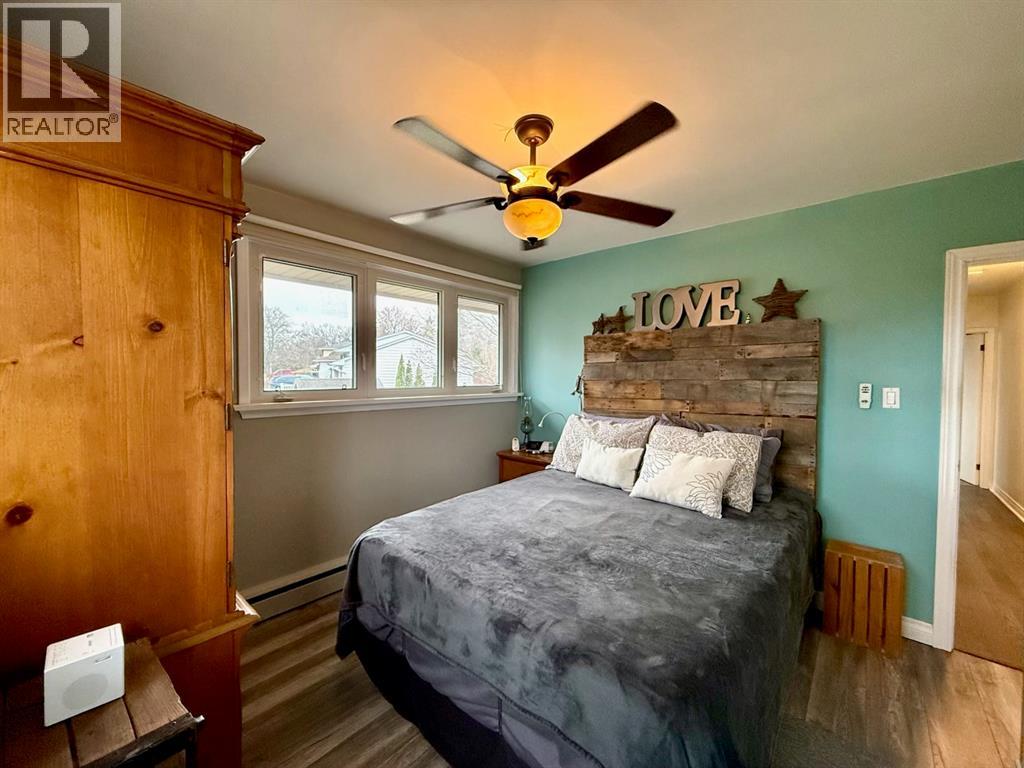 1137 Gurd STREET - 16