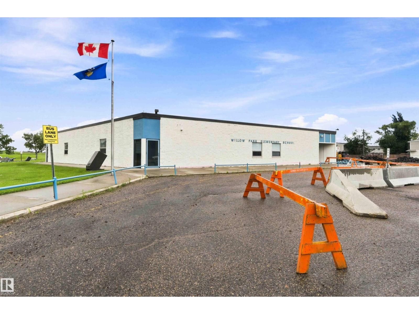 5103 57 AV - Image 33