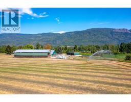 Family room - 128 Grindrod Westside Road, Grindrod, BC V0E1Y0 Photo 10